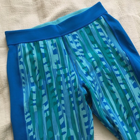 Adidas | Techfit Wild Streak Print Capris - Picture 6 of 6